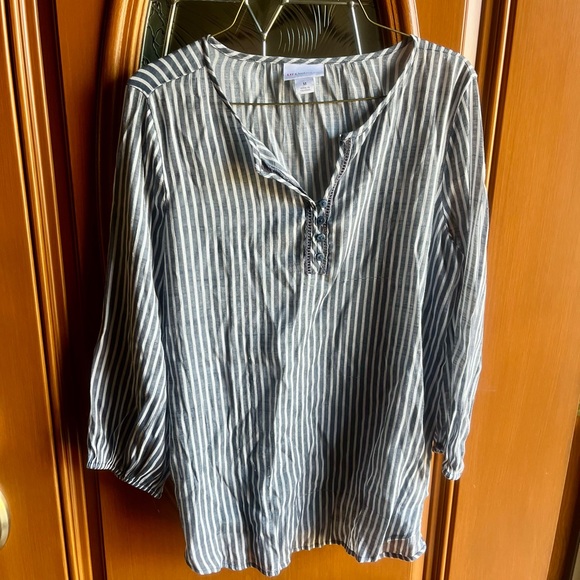 Liz Claiborne Tops - Women’s Liz Claiborne Gray and White Striped Blouse Size M